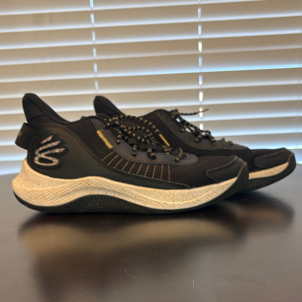 UA Black and Gold Men's Athletic Shoes Steph Curry